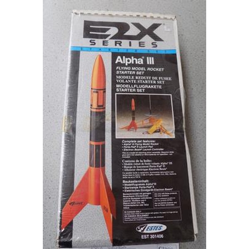 66 - Vintage unopened USA E2X series Alpha rocket set