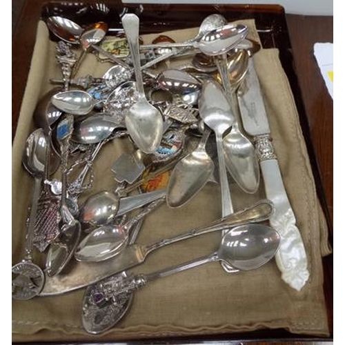 182 - Mixed tray of collectable spoons