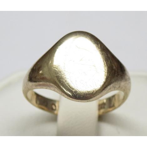 300 - 9ct gold signet ring, size 0 1/2