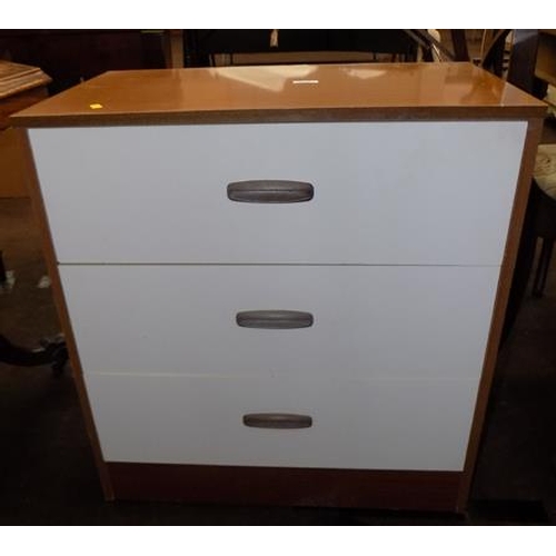 536 - Chest of drawers