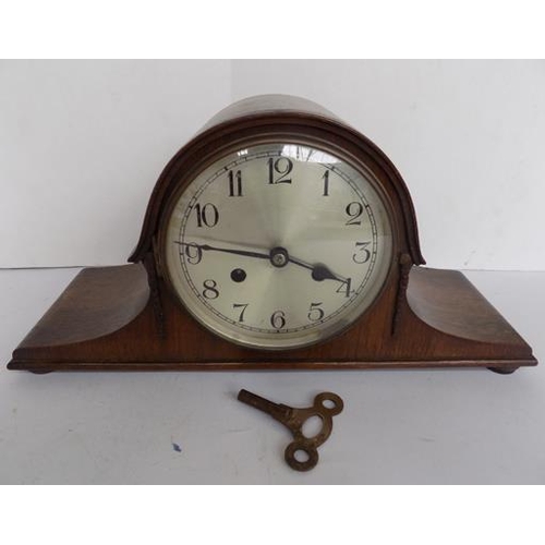 77 - Napoleon mantle clock - with key & pendulum - in W/O