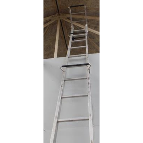 520 - Roofing ladder