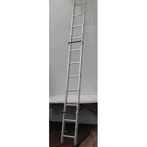 520 - Roofing ladder