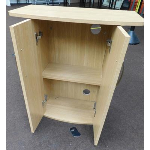 551 - Modern wooden cabinet