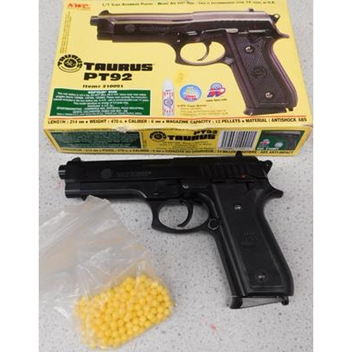 63 - Taurus boxed PT92 air pistol
