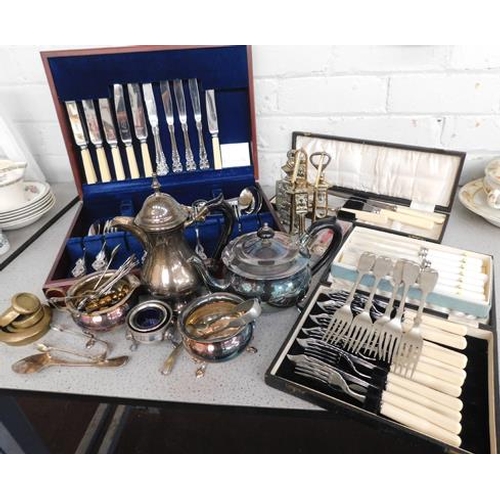 79 - Box of silver plate, incl. part cased cutlery set, Roman silver forks & some brass