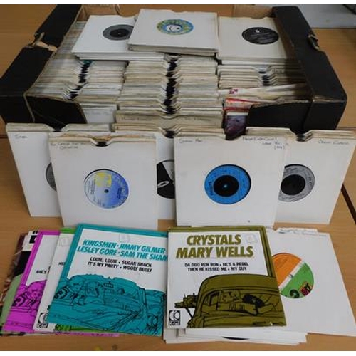 82 - Collection of approx 500 chart singles-mostly from mid 80's to early 90's