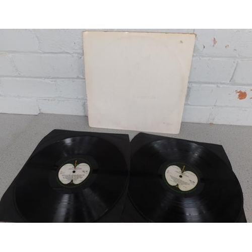 14 - Beatles White Album, black inner, 4 pictures & double zero prefix