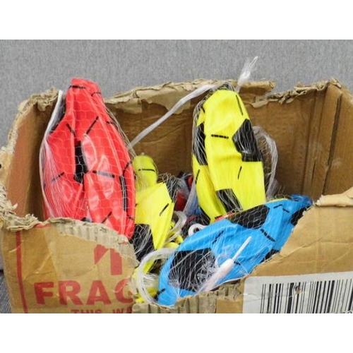 678 - 30x New plastic footballs-3 colours