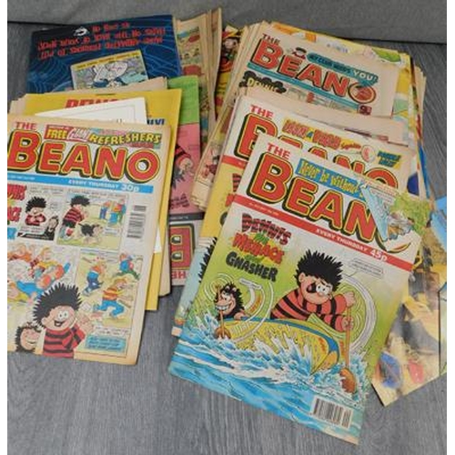 694 - Quantity of comics inc Beano