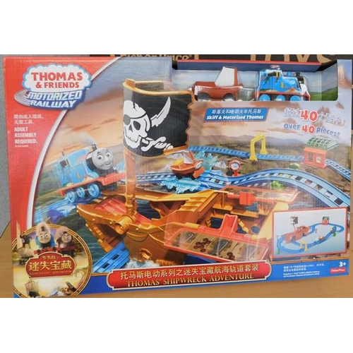 700 - New & sealed Thomas & Friends motorised railway-Thomas Shipwreck adventure