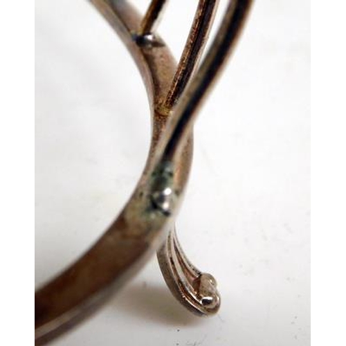 106 - Silver toast rack, Hallmarked London 1788, maker Robert Hennell I (1786-1804)