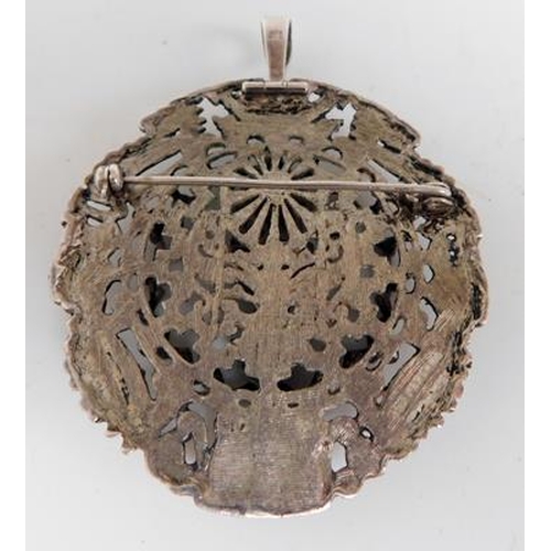 111 - Peruvian 925 silver pendant/brooch. Approx 2