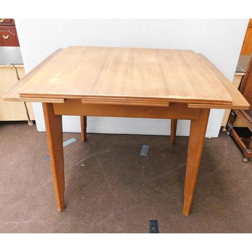 602 - Mid-century extending dining table