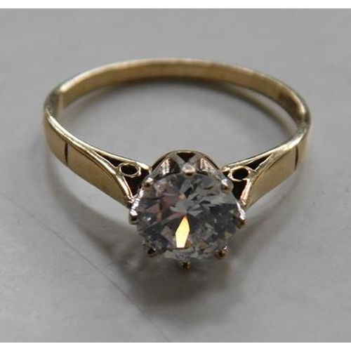 106 - 9ct Gold solitaire ring size J 3/4