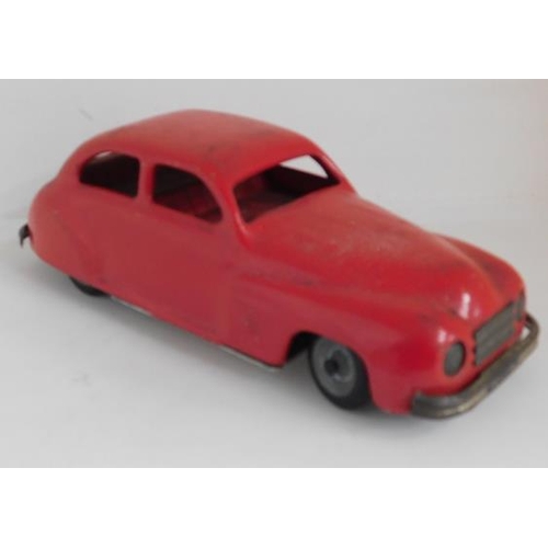 114 - 1940's Chad Valley England, tinplate clockwork car (CV 1004G) 9