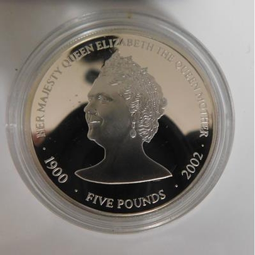 179 - £5 proof coin - Guernsey 2002