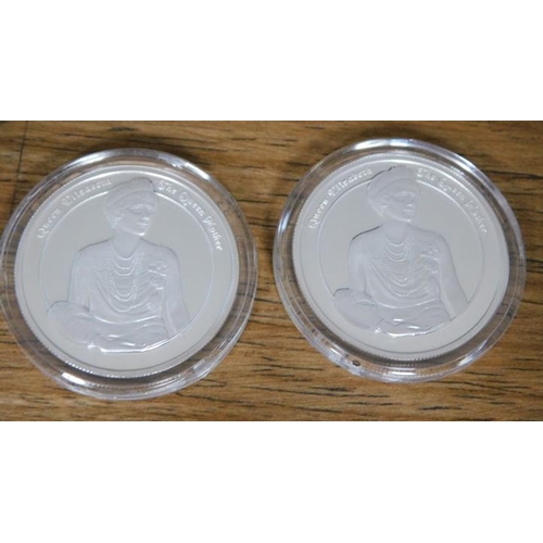 185 - 2 Silver Proof Coins with certificates - Queen Mother's 101st Birthday - Turks & Caicos