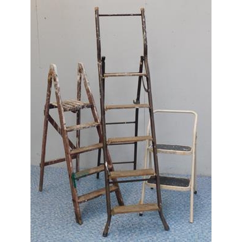 508 - 3 Sets of step ladders