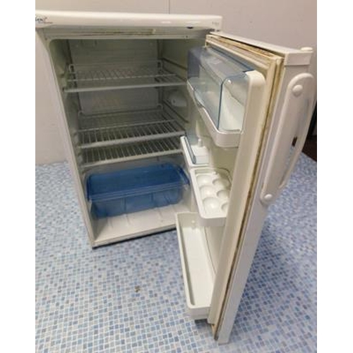 551a - LEC under counter fridge w/o