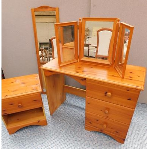 598 - Pine bedside drawers & pine dressing table + mirrors