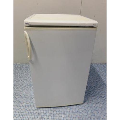 541 - LEC under counter fridge W/O