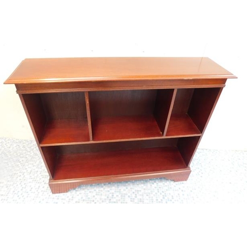 614 - Display cabinet/bookcase