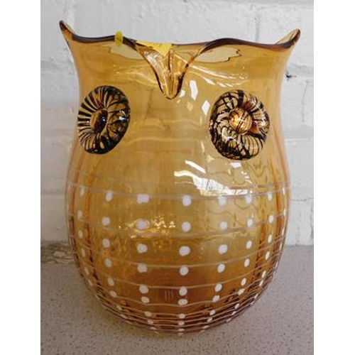 187 - Large/heavy Murano style Owl vase approx 10