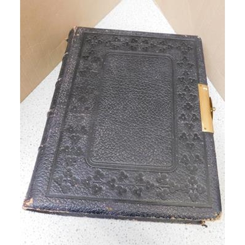 194 - Vintage illustrated Holy Bible