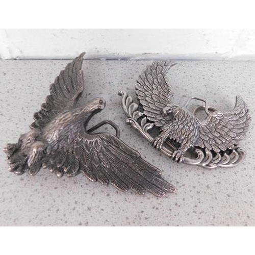 207 - 2 x belt buckles