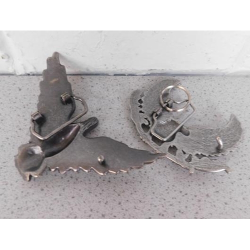 207 - 2 x belt buckles