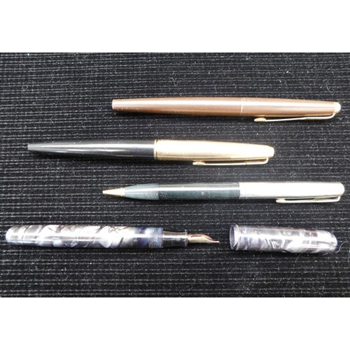 216 - 3x Vintage fountain pens and 1x pencil - 3x Parker, 1x Waterman