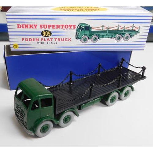 221 - Dinky Supertoy 905 Foden flat truck with chains-repro box