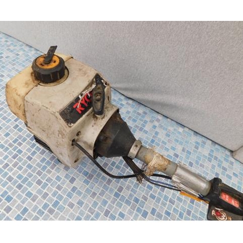 513 - Ryobi petrol strimmer