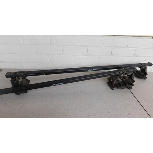 515 - Pair of roof bars