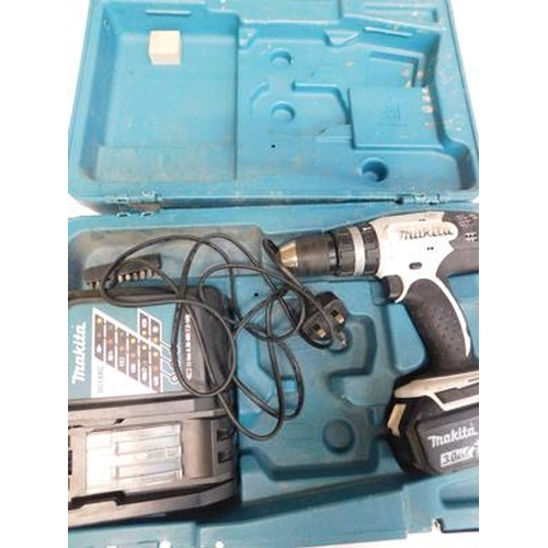 528 - Makita 18v 3.0AH cordless drill in working order