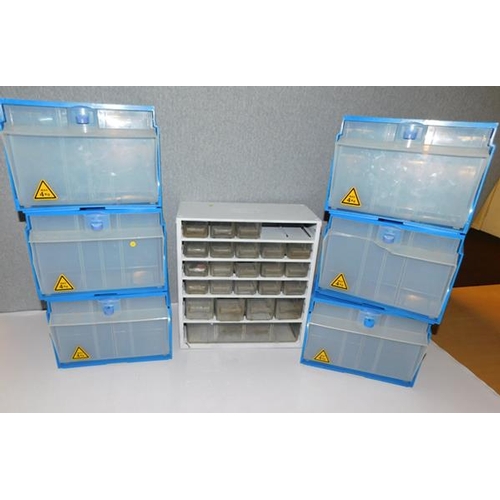 532 - Small drawer storage containers