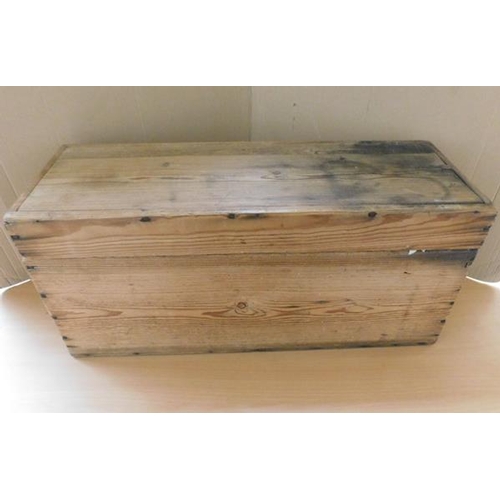 535 - Vintage wooden box