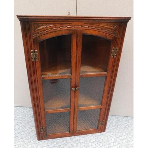 547 - Corner cupboard - 39
