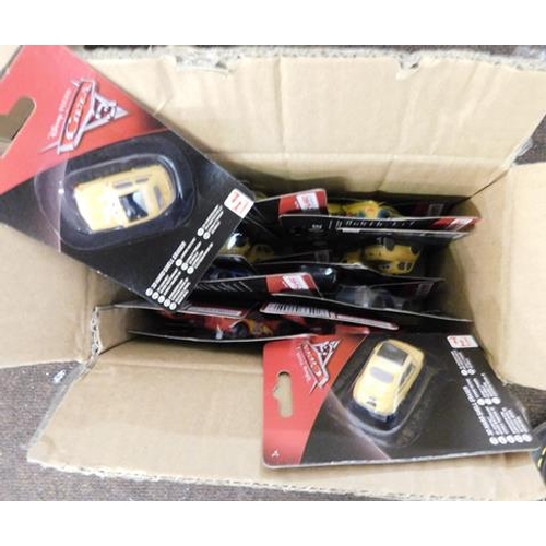657 - Box lightening McQueen Pixar mini cars