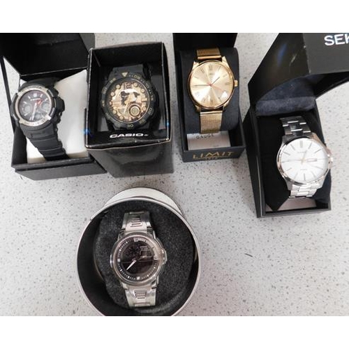 276 - 5x Gents new boxed Seiko watches...