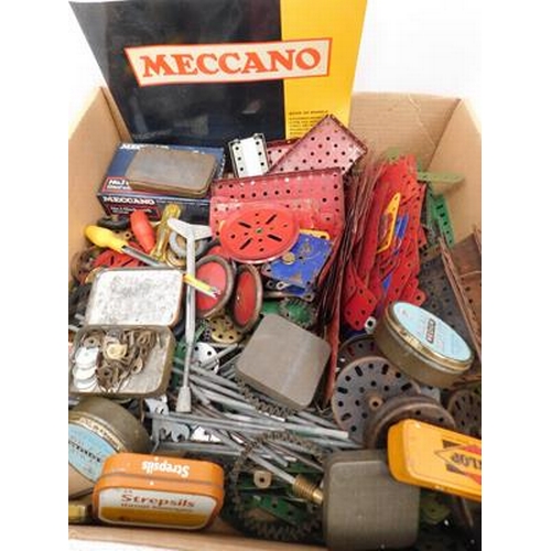 29 - Large collection of vintage Meccano...