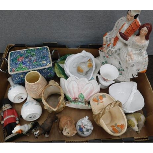 31 - Box of mixed collectables inc Wedgwood, Staffordshire etc...