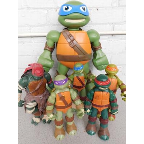 42 - 6x Large Teenage Mutant Ninja Turtles inc very large carry case...