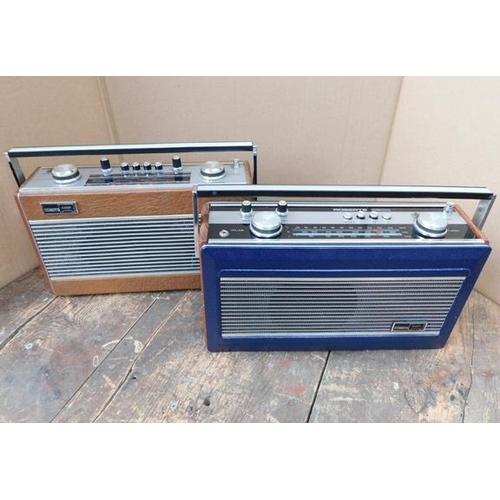 54 - 2x Vintage Roberts radio's-needs batteries