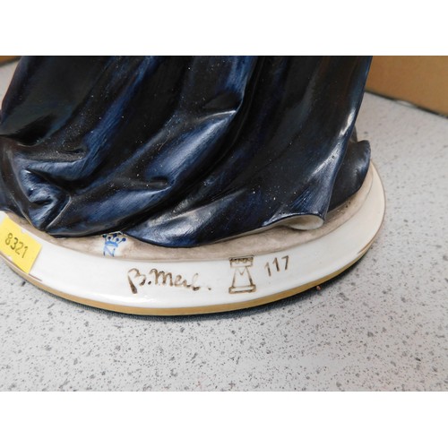 46 - Large signed Capodimonte Queen Elizabeth II statue No 117-no damage approx 15