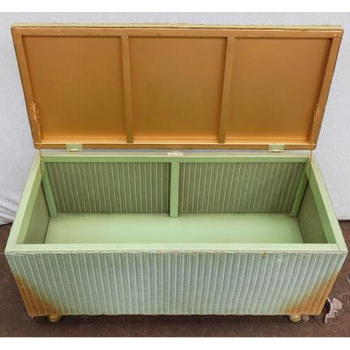 626 - Lloyd Loom ottoman original condition with original mailers label