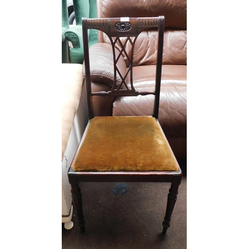 605 - Vintage oak reception chair