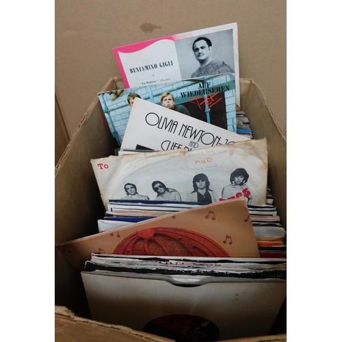 66 - Mixed box of singles incl. The Beat