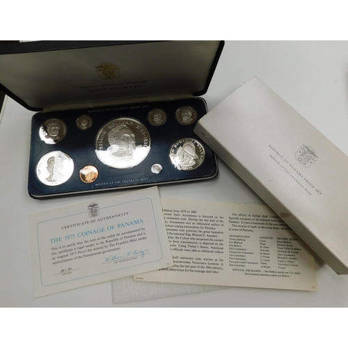 157 - Republic of Panama proof coin set with paperwork